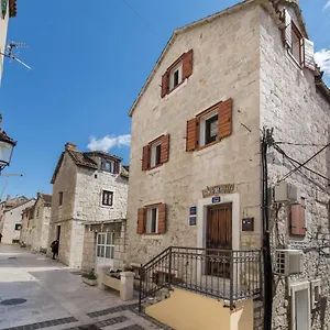 Mirula Guest house